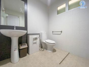 *****บ้านเดี่ยวมือสองย่านกรุงเทพฯ ม.สิริกานต์3 บางใหญ่-กาญจนาฯ เนื้อที่กว้างเกือบ 67 ตร.ว. พร้อมฟังก์ชัน 4 ห้องนอน 3 ห้องน้ำ ที่จอดรถ 2 คัน สภาพสวย พร้อมเข้าอยู่ แถมฟรี! เครื่องปรับอากาศ 6 เครื่อง บนทำเลแห่งการเดินทาง ใกล้รถไฟฟ้าสายสีม่วง "สถานีคลองบางไผ่" และทางด่วน "ศรีรัช"